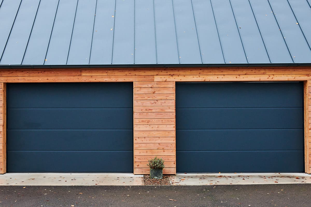 Garage Door Servicing & Repairs